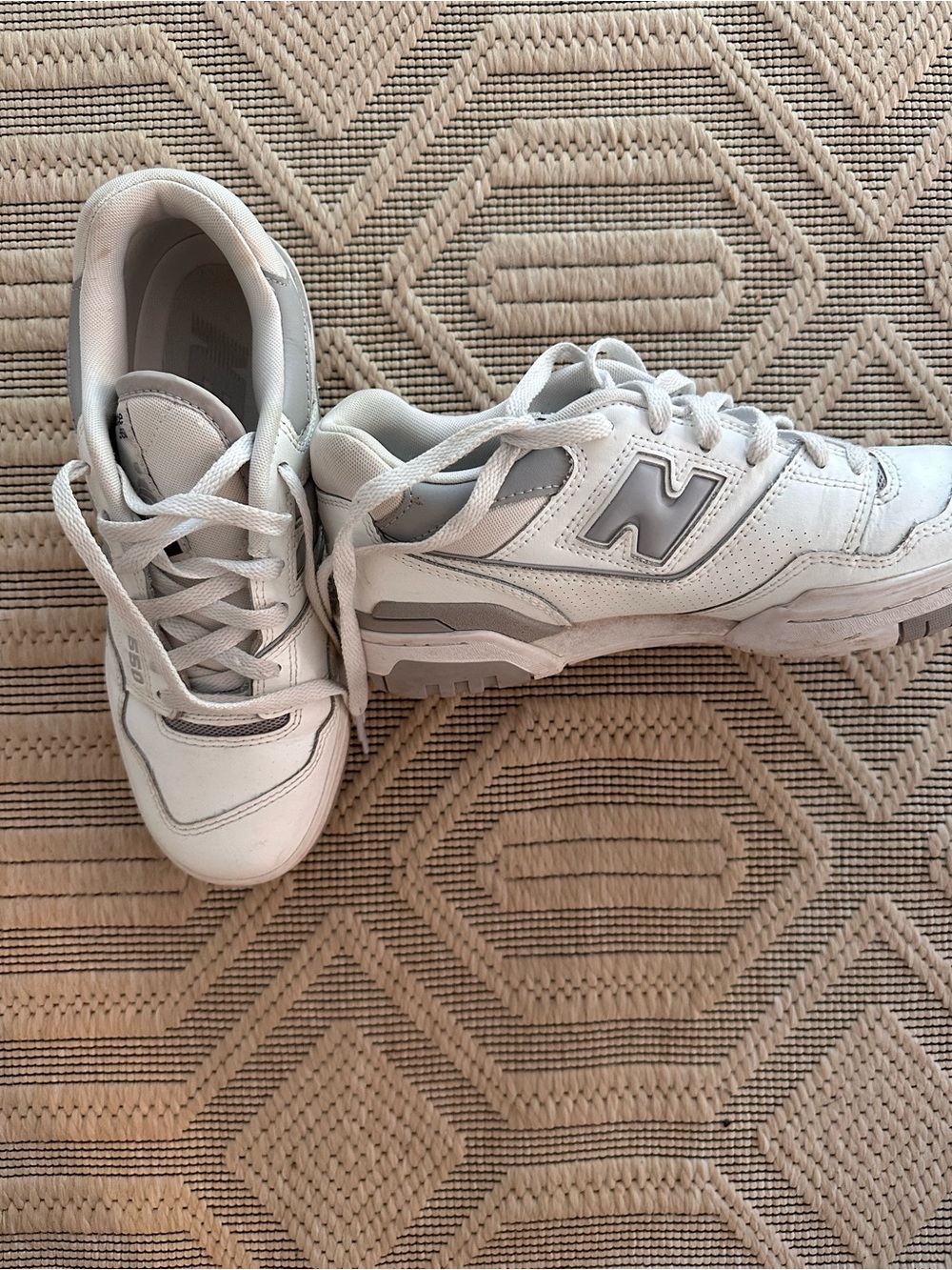New Balance 550 White size 8